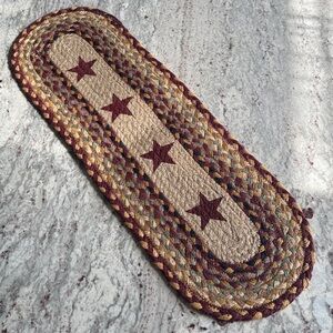 Earth Rugs Primitive Burgundy Stars Oval Braided Jute Table Runner.